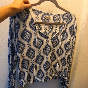 Long sleeve patterned top